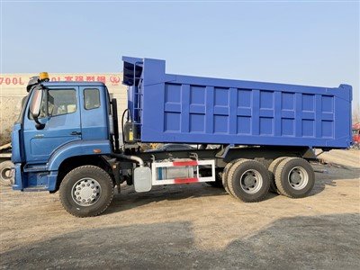 Sinotruk HOWO NX 6x4 trukka